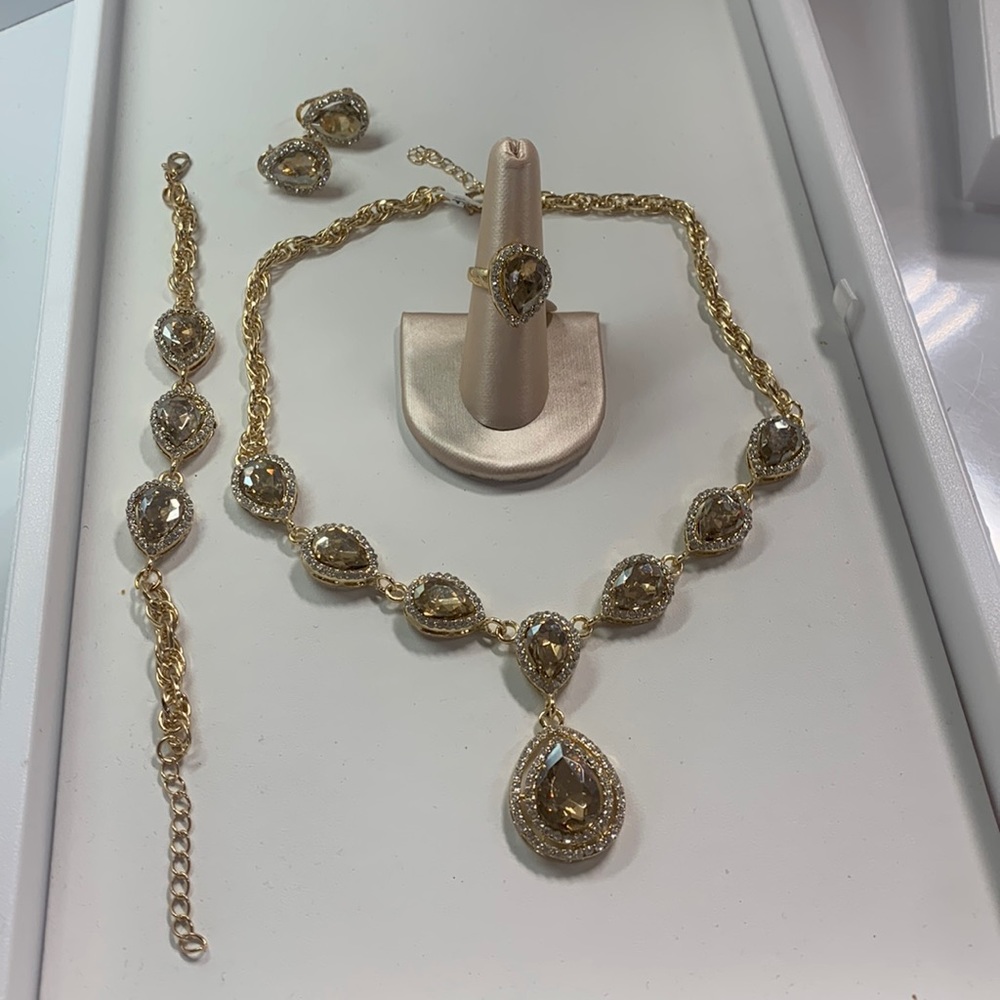 Set 18 K Gold Plating Necklace , Bracelet , Earrings and Ring for just $160